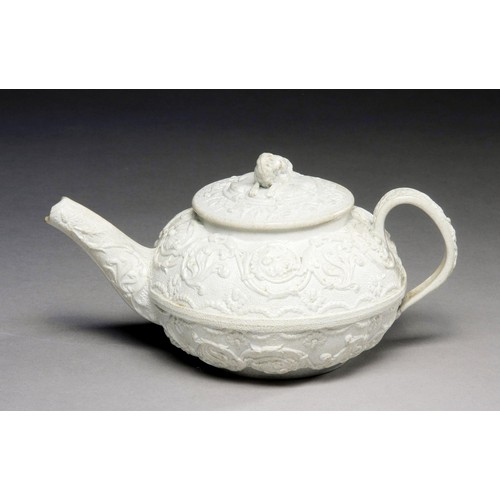 885 - AN ANTIQUE JOSIAH WEDGWOOD SALT GLAZED TEAPOT, 1830