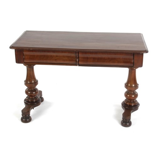 1161 - A VICTORIAN MAHOGANY SIDE TABLE