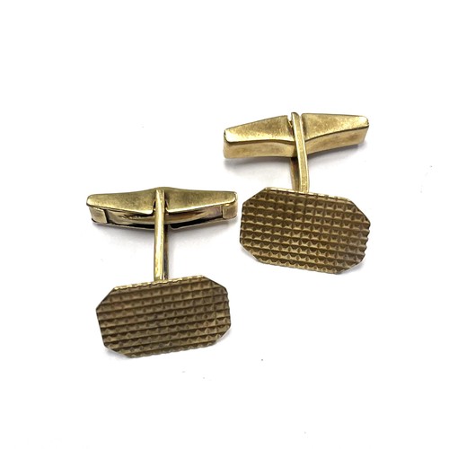 1397 - A PAIR OF GOLD CUFFLINKS