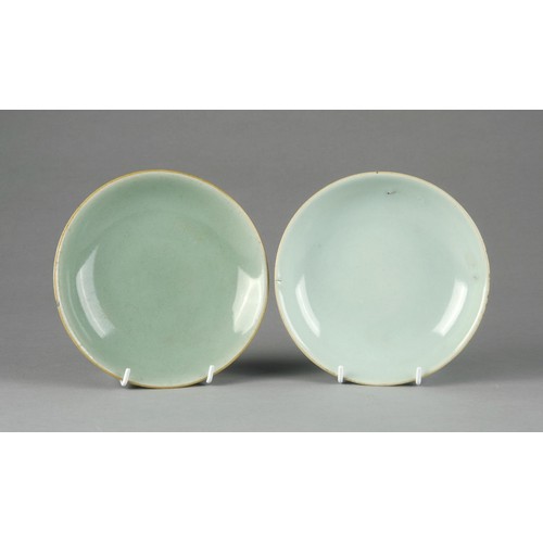 997 - A NEAR PAIR OF CHINESE CELADON GLAZE DISHES, QING DYNASTY, EARLY 19TH CENTURY