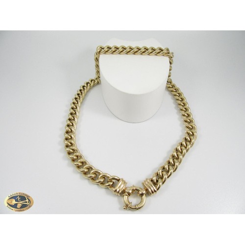 832 - A GOLD CHAIN