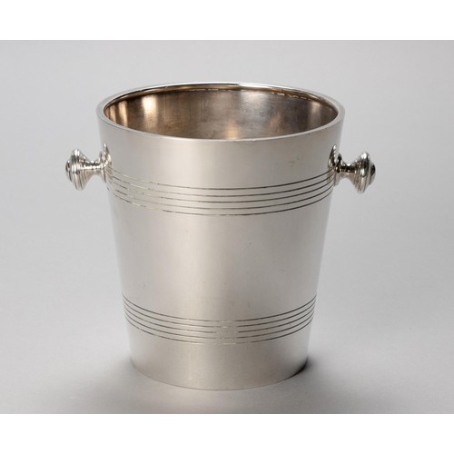 820 - AN ELECTROPLATE ICE BUCKET, MAPPIN AND WEBB