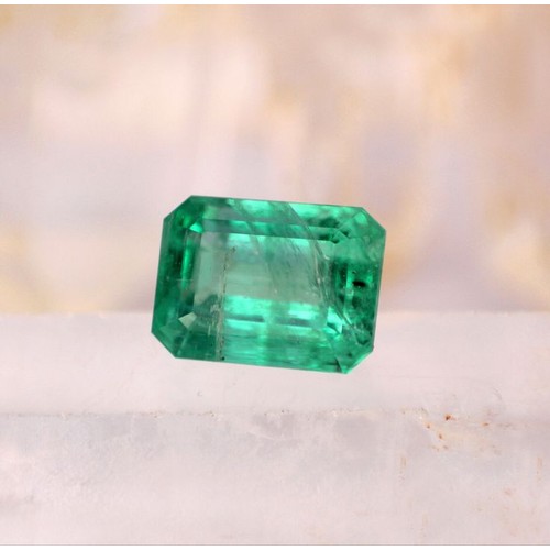 1358 - A MELEE OF EMERALDS, 4.91 CARATS