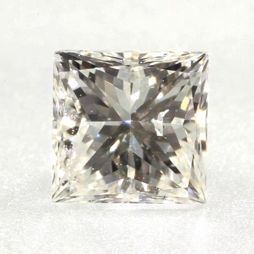 179 - A PRINCESS CUT DIAMOND 1.00 CARATS