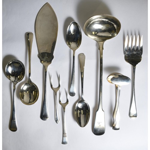 918 - A MISCELLANEOUS COLLECTION OF ELECTROPLATE ITEMS