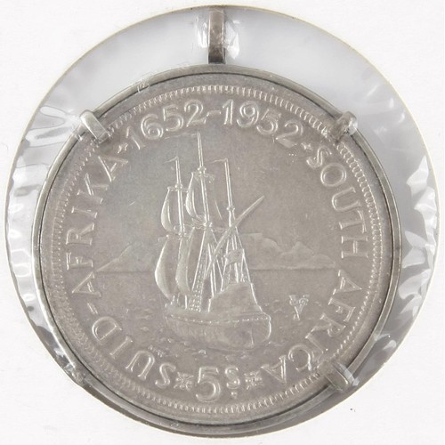 753 - A SILVER 5 SHILLING PENDANT, 1952