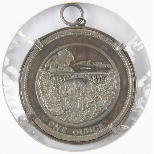 754 - A SILVER ONE OUNCE PENDANT, 1991