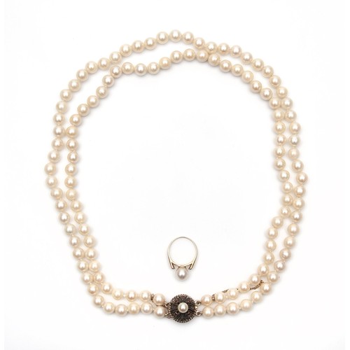 751 - A PEARL NECKLACE AND MATCHING RING