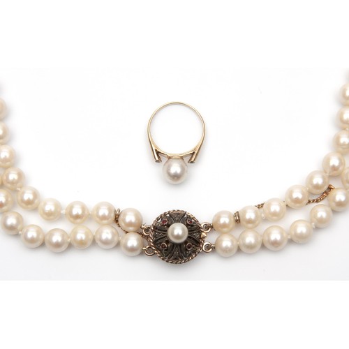 751 - A PEARL NECKLACE AND MATCHING RING