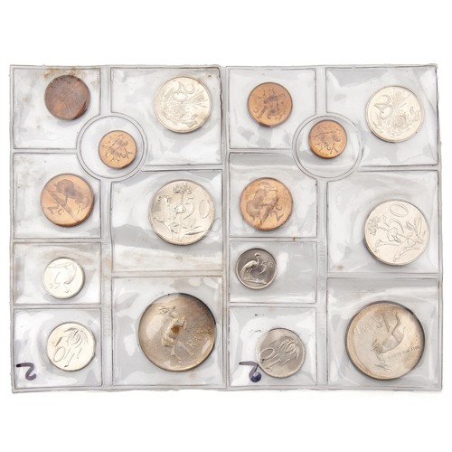 665 - A MISCELLANEOUS COLLECTION OF COINS