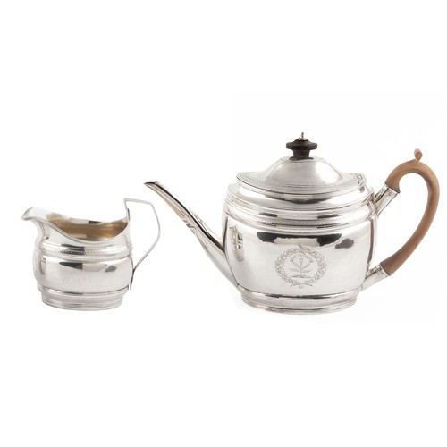 629 - A GEORGE III SILVER TEA POT AND MILK JUG, ROBERT AND DAVID HENNELL, LONDON, 1798