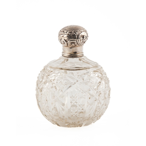 870B - AN EDWARD VII SILVER-MOUNTED MOULDED GLASS PERFUME BOTTLE, HENRY MATTHEWS, LONDON, 1902