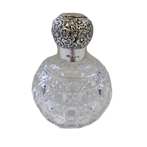 870C - AN EDWARD VII SILVER-MOUNTED MOULDED GLASS PERFUME BOTTLE, THOMAS BEARD, LONDON, 1902