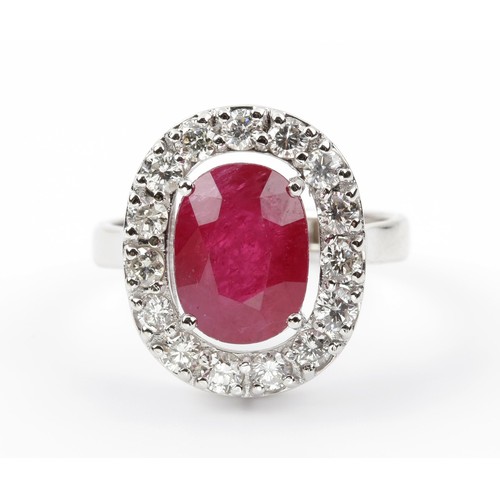 52C - A CERTED 4,32 CT RUBY & DIAMOND RING