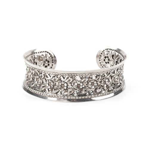 435 - A SILVER CUFF BANGLE