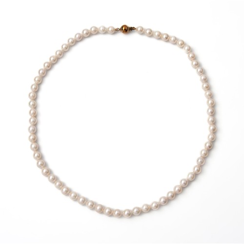 459 - A STRAND OF PEARLS