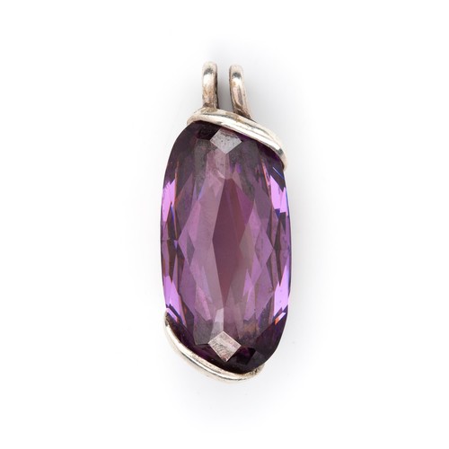 474 - A GEMSTONE PENDANT