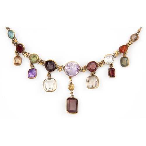 469 - A GEMSTONE NECKLACE, 15 CARATS