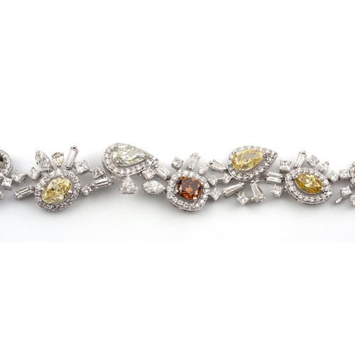 476 - A DIAMOND BRACELET, 16.20 CARATS