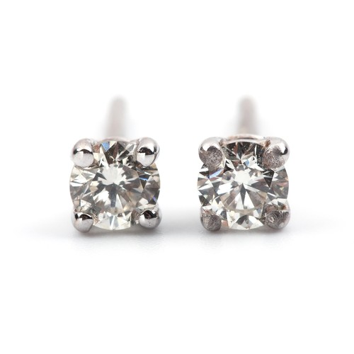 451 - A PAIR OF DIAMOND STUDS, 1.05 CARATS