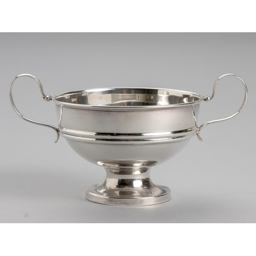 640 - A GEORGE III SILVER TWO-HANDLED SUGAR BASIN, HARRISON AND HIPWOOD, BIRMINGHAM, 1913