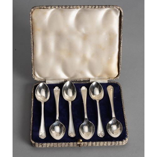 83 - A CASED SET OF SIX GEORGE V SILVER TEASPOONS, WALKER AND HALL, SHEFFIELD, 1933