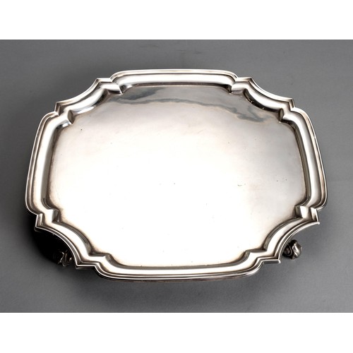 653 - A GEORGE V SILVER TRAY, BLACKMORE AND FLETCHER LTD, LONDON, 1930