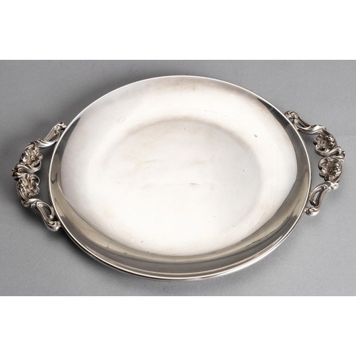 673 - AN AMERICAN SILVER SERVING PLATE, BALDWIN AND MILLER INC