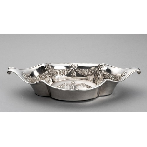 616 - A VICTORIAN SILVER BOWL, HENRY MATTHEWS, CHESTER, 1898