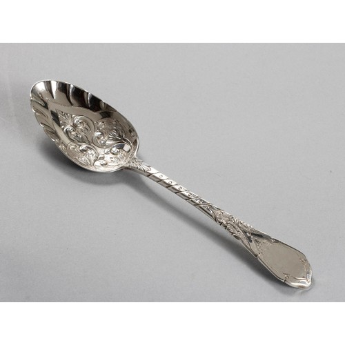 59 - A VICTORIAN SILVER BERRY SPOON, CHAWNER AND CO, LONDON, 1841