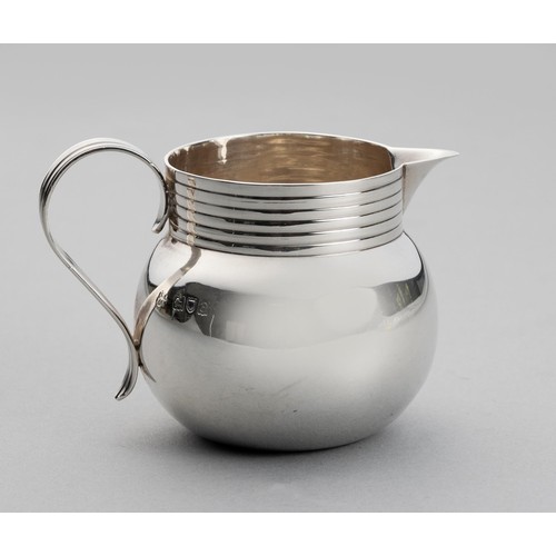 619 - A VICTORIAN SILVER MILK JUG, WAKELY AND WHEELER, LONDON, 1900