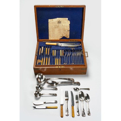 624 - AN EDWARD VII CANTEEN OF KING'S PATTERN SILVER CUTLERY, WAKELY AND WHEELER, LONDON, 1903