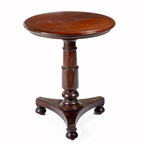 776 - A WILLIAM IV STYLE MAHOGANY PEDESTAL TABLE