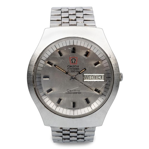 545 - A GENTLEMAN'S STAINLESS STEEL WRISTWATCH, OMEGA F300 ACIER GENEVE