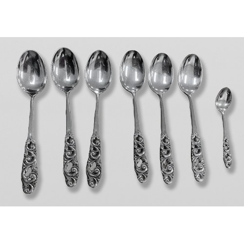 712 - A NORWEGIAN SET OF SIX SILVER DESSERT SPOONS, BRODENE MYLIUS