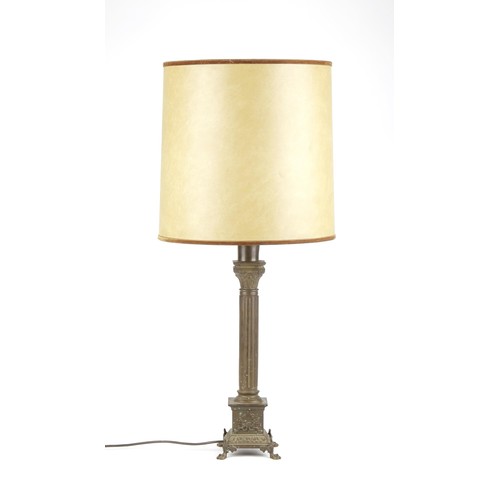 400 - A SIMULATED BRONZE CORINTHIAN COLUMN TABLE LAMP