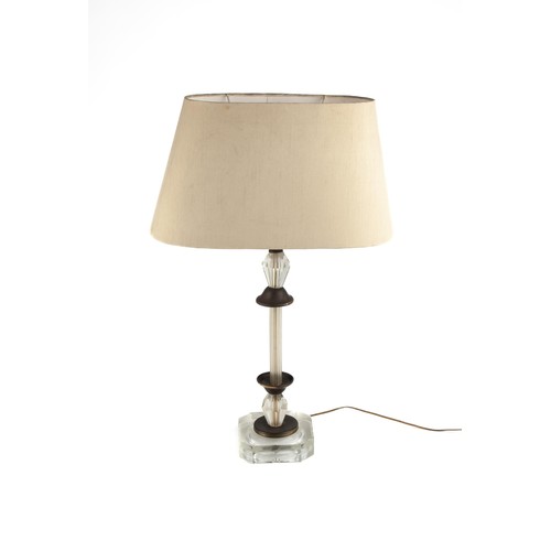 861 - A RESIN AND METAL TABLE LAMP