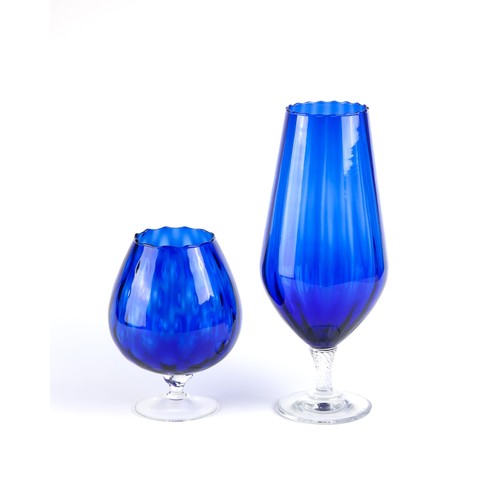 854 - AN EMPOLI COBALT BLUE SWIRL RIB OPTIC GLASS VASE