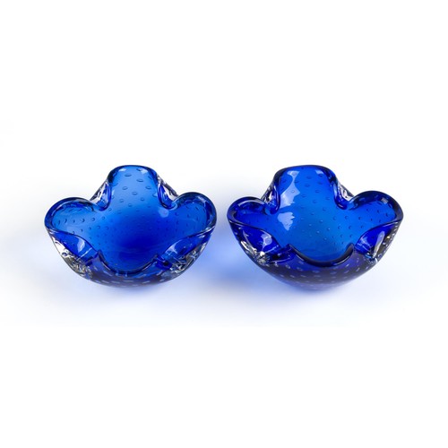 852 - A PAIR OF MURANO-STYLE BUBBLE ASHTRAYS