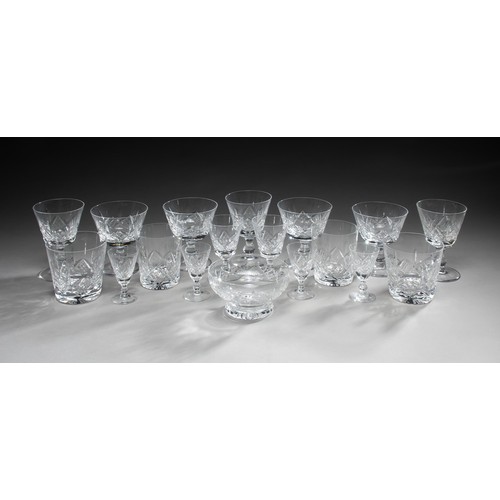 833 - AN ASSORTED COLLECTION OF STUART GLENGARRY GLASSWARE