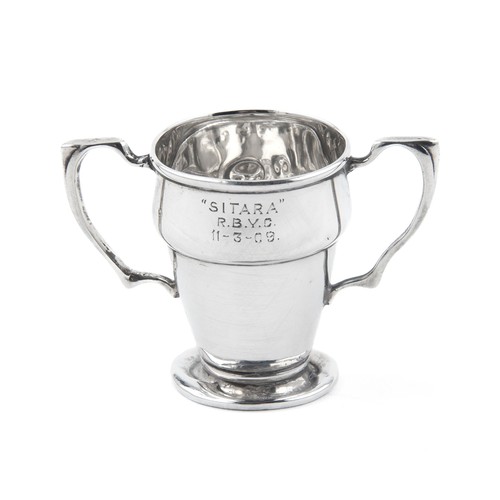 916 - A SILVER TROPHY CUP, MAKER AND DATE MARKS RUBBED