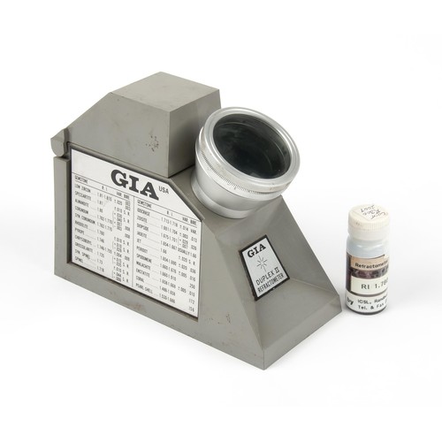 213 - A DUPLEX REFRACTOMETER