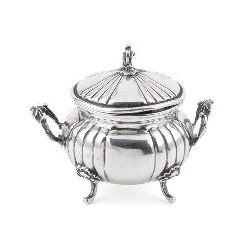 940 - A SILVER SUGAR BOWL, CONTINENTAL