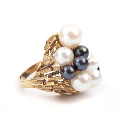 671 - A PEARL DESIGNER RING, CIRCA 1960