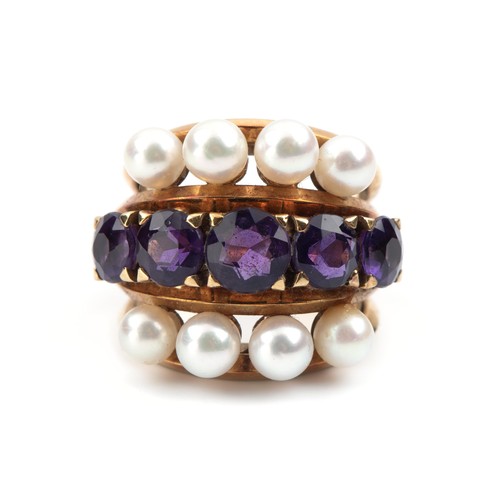 672 - AN AMETHYST AND PEARL RING