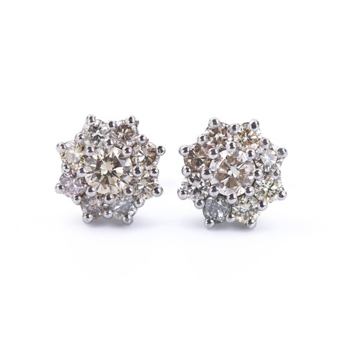 721 - A PAIR OF CLUSTER EARRINGS, 1,20 CARATS