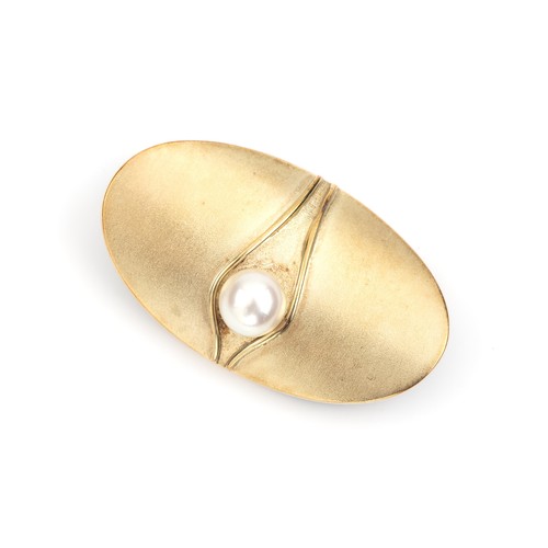 678 - A PEARL BROOCH, CIRCA 1960