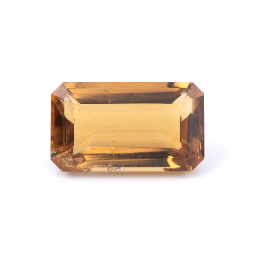 805 - AN UNSET CITRINE 5,5 CARATS