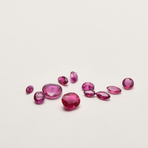 802 - A MELEÉ OF RUBIES, 3.60 CARATS