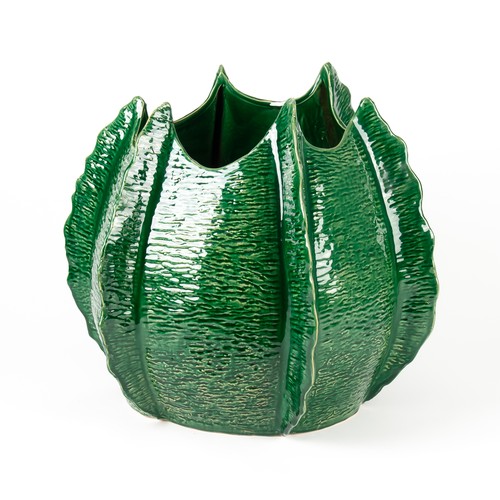 901 - A GREEN CACTUS FLOWER POT